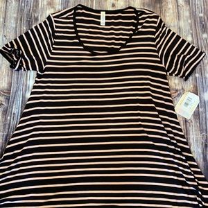 NWT Lularoe perfect tee size medium